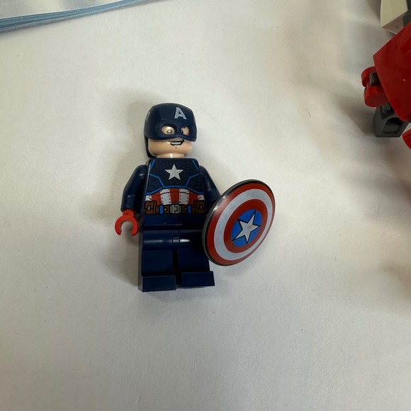 LEGO Marvel Avengers Captain America Mech 76168 Building Set Complete w Manual - Picture 4 of 7